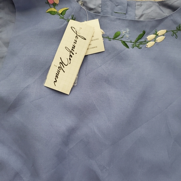 Jennifer Women Embroidered Cropped Top size 18. - Picture 9 of 9